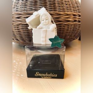 Vintage Snowbabies “Surprise” porcelain ornament by DEPT. 56